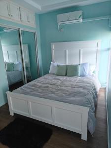 The Cozy Flat by UWI