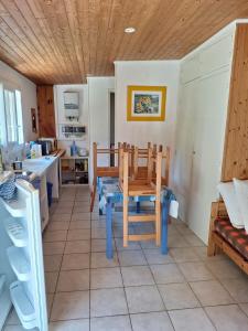 Sejours chez l'habitant Dependance dans la verdure : photos des chambres