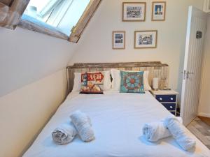 Time and Tide - Charming two bedroom seaside escape