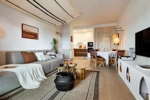 Idir - 2 bedrooms, a pool and terrace in Poblenou