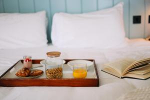 Retreat with Lake View (Adults Only) room in Hodson Bay Hotel