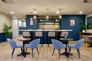 For Students Only - Student Castle Reading