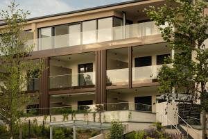 Exklusive Rückzugsorte direkt am türkisblauen See