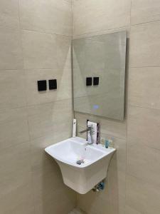 مسكن ملاذ - غرفة وصالة القدس 15