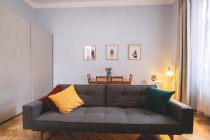 Central Charm Cozy City Nest