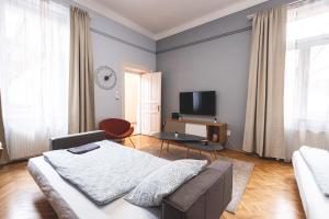 Central Charm Cozy City Nest