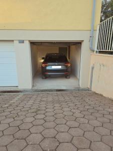 Apartment Višnjik - self check-in, free garage