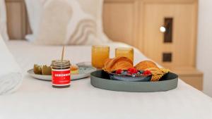 La Ponche X Les Graniers - Old Village - Shellter