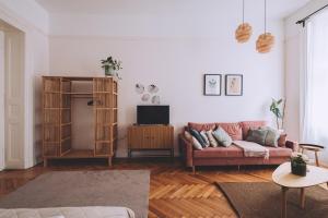 Downtown Luxe Central & Stylish