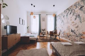 Downtown Luxe Central & Stylish