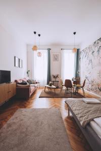 Downtown Luxe Central & Stylish