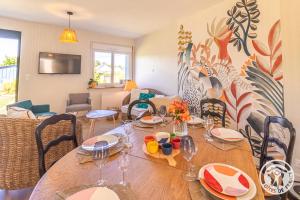 Maisons de vacances Gite Ecrin de Verdure Jacuzzi et piscine : photos des chambres
