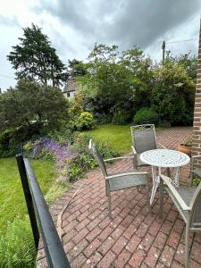 Luxury Village Cottage on doorstep of Alton Towers