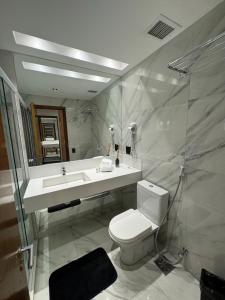 Suíte com piscina, sauna e academia PI500-217B