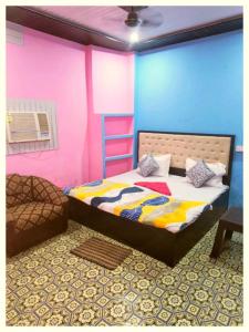 Hotel The Rainbo Premium Residency Near Kashi Vishwanath Temple - Assi Ghat &Ganga River - Fully Air Conditioning - Free Wi-Fi & Room Service - Best Premium Hotel