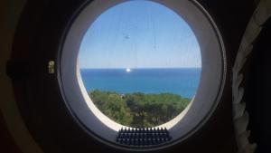 HAUT DE VILLA au MONT ST CLAIR VUE EXCEPTIONNELLE MER et FORÊT terrasses, piscine, pétanque, solarium privés