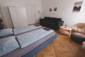 Sunlit Modern Retreat in the Heart of Budapest