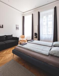 Sunlit Modern Retreat in the Heart of Budapest