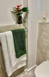 Platform 132 - 2 On Tabak with onsite Parking