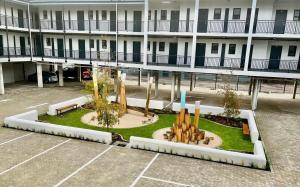 Platform 132 - 2 On Tabak with onsite Parking