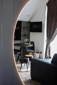 Kras Resort Rubin Apartament 304 - prywatne jacuzzi na tarasie z widokiem na góry