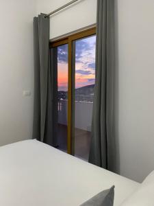 Seaside and mountain view apartment