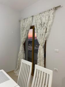 Brunas seaside and mountain view apartment
