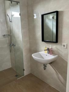 Three Bedrooms Villa with Pool & Rice Field View