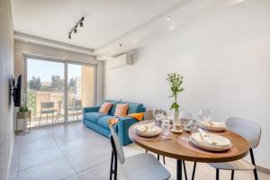 Stylish 1 Bedroom Central St Julians Sleeps 4