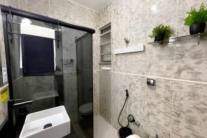 Lindo Loft, frente ao Metrô, a 5 minutos do Aterro em 6x sem juros