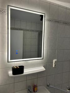 Zentrales Apartment mit Netflix, Kaffee & Parkplätzen