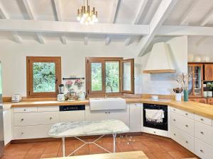 Villas Villa Hau-Oli, 4 chambres, spacieuse, piscine privee, grand jardin fleuri vue golf et 8min a pied de la plage : photos des chambres