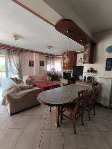Villa Anna, Apartment 1, Nea Chili, Alexandroupoli, Greece, Private Tennis Court