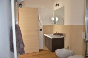 Camera Matrimoniale/Doppia con Letti Singoli con Bagno Privato