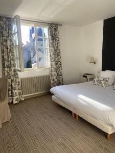 Hotels Le Relais du Bellay : photos des chambres