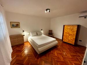 Mandarin Garden House