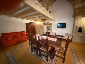 Via Giacomo Matteotti 8, 10-12 Guest House