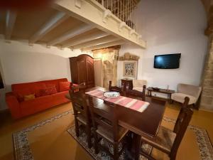 Via Giacomo Matteotti 8, 10-12 Guest House