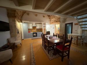 Via Giacomo Matteotti 8, 10-12 Guest House