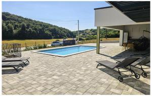 Gorgeous Home In Sveti Ivan Zelina 