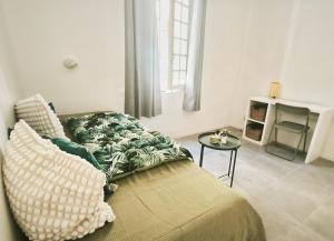 Appartements Studio neuf avec clim au centre d-Aix 1er etage : Appartement 1 Chambre