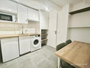 Appartements Studio neuf avec clim au centre d-Aix 1er etage : photos des chambres