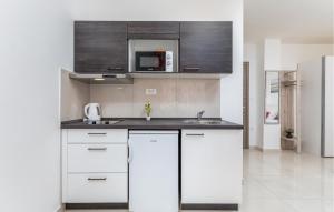 Cozy Apartment In Pula