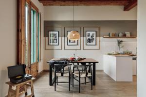 Walla - 3 bedrooms and balcony in Eixample Dreta