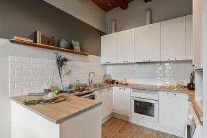 Walla - 3 bedrooms and balcony in Eixample Dreta