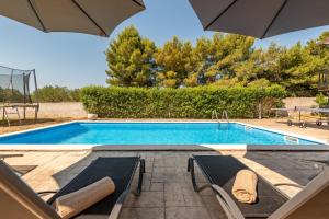 New! Holiday Home Tina with pool