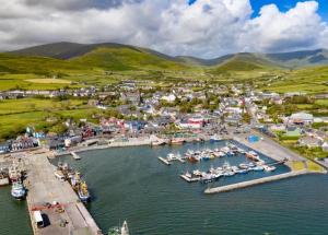 Dingle Courtyard Holiday Homes 3 Bed Sleeps 6