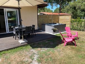Maisons de vacances Maison avec jacuzzi, proche de la plage : photos des chambres