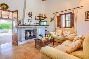 Villa Can Pinto by Villa Plus