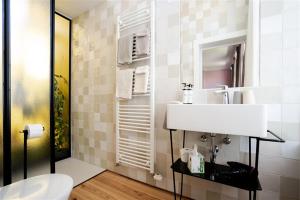 Deluxe King Room room in 22b&b
